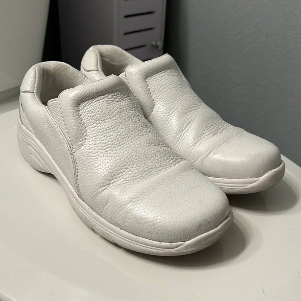 Nurse Mates White Women's Sneakers